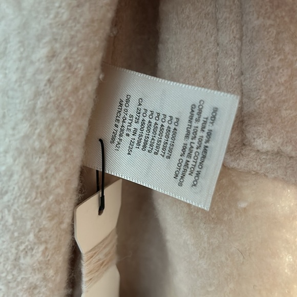 Aritzia 100% Wool Button Down Jacket - Picture 4 of 8